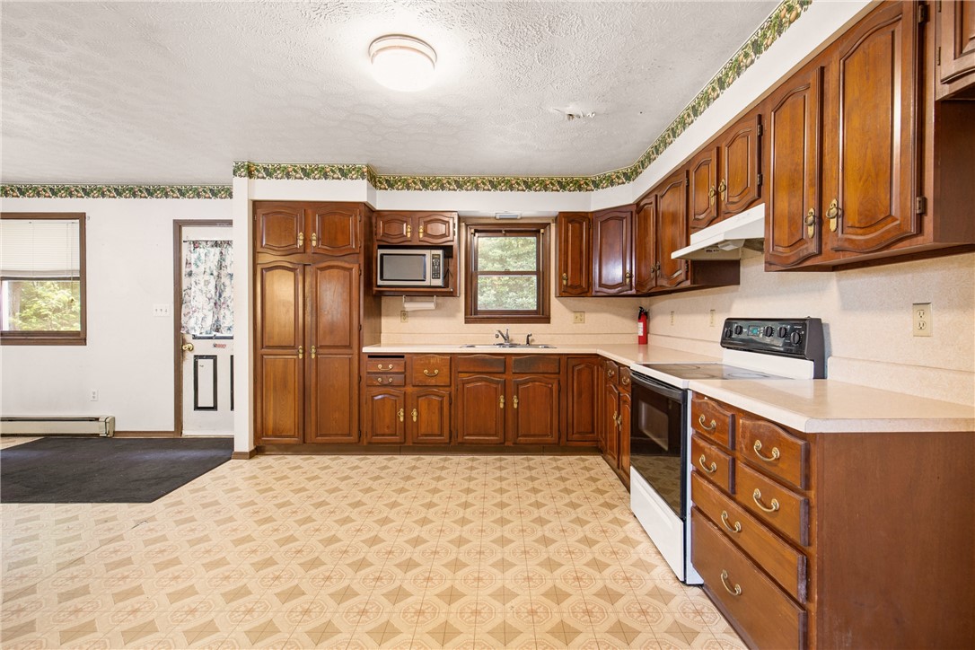 South Fork, Pennsylvania 15956, United States, 3 Bedrooms Bedrooms, ,2 BathroomsBathrooms,Residential,Active,169613