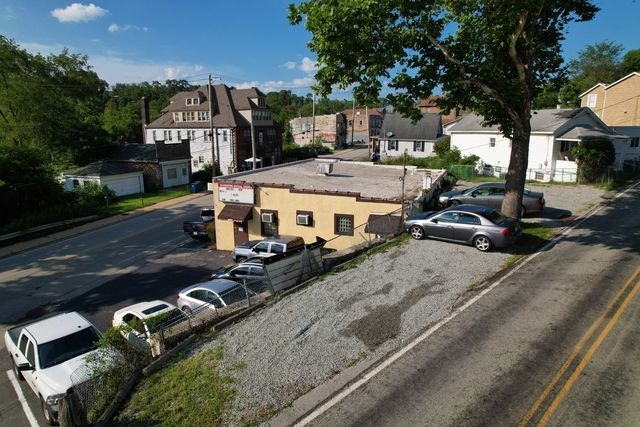 2310 Main St