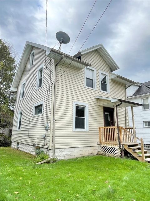 Photo of 3 W Edison Ave, New Castle, PA 16101 (MLS # 1725243)
