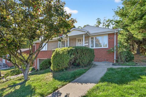 Photo of 5424 Florida Ave, Bethel Park, PA 15102 (MLS # 1725129)