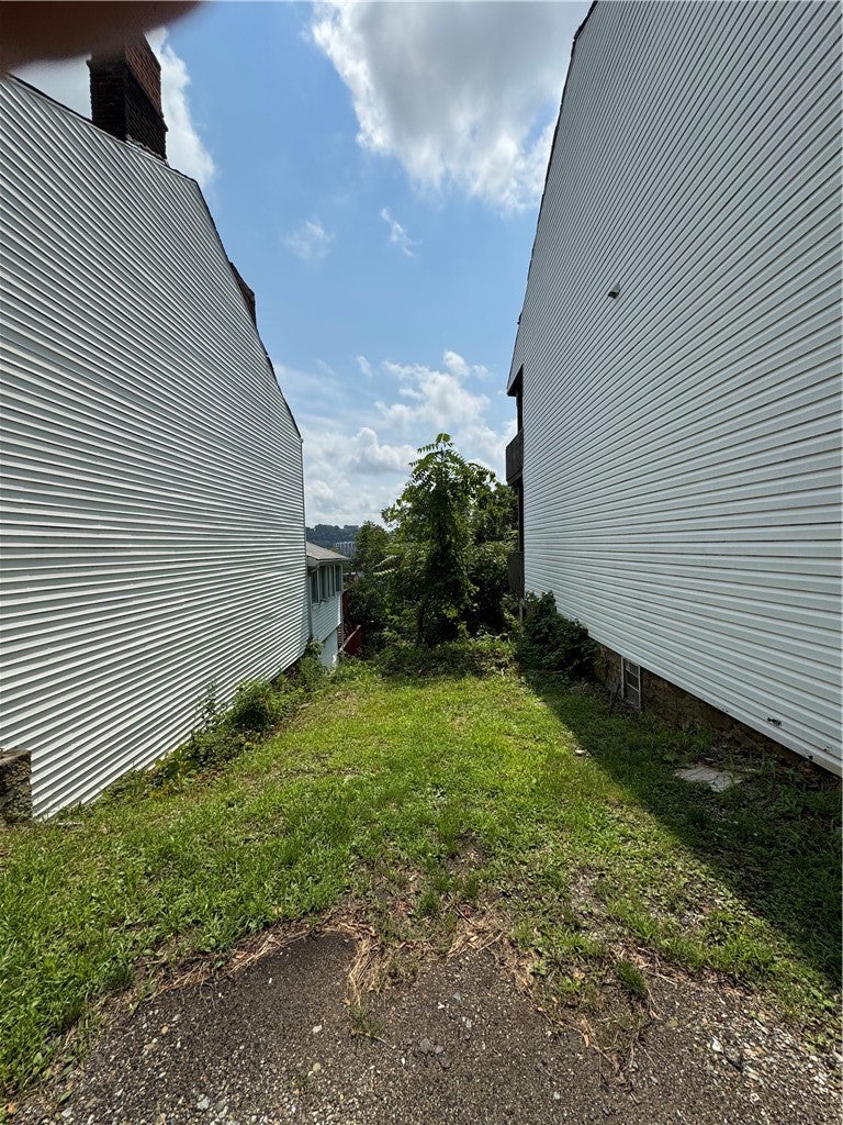 863 Vista St