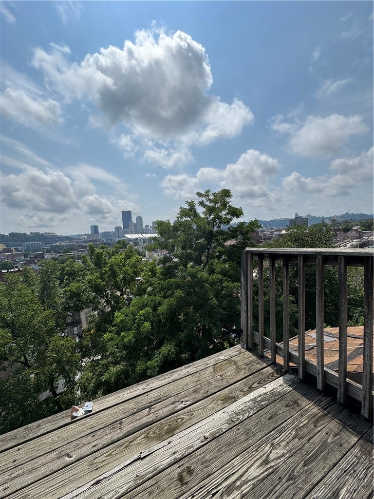 863 Vista St