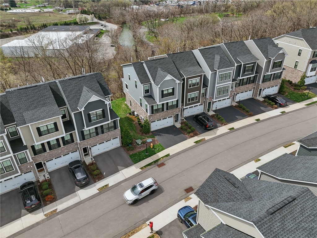 Upper St. Clair, Pennsylvania 15241, United States, 3 Bedrooms Bedrooms, ,3 BathroomsBathrooms,Residential,Pending,107542