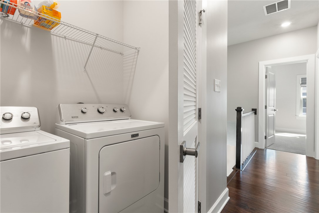 Upper St. Clair, Pennsylvania 15241, United States, 3 Bedrooms Bedrooms, ,3 BathroomsBathrooms,Residential,Pending,107542