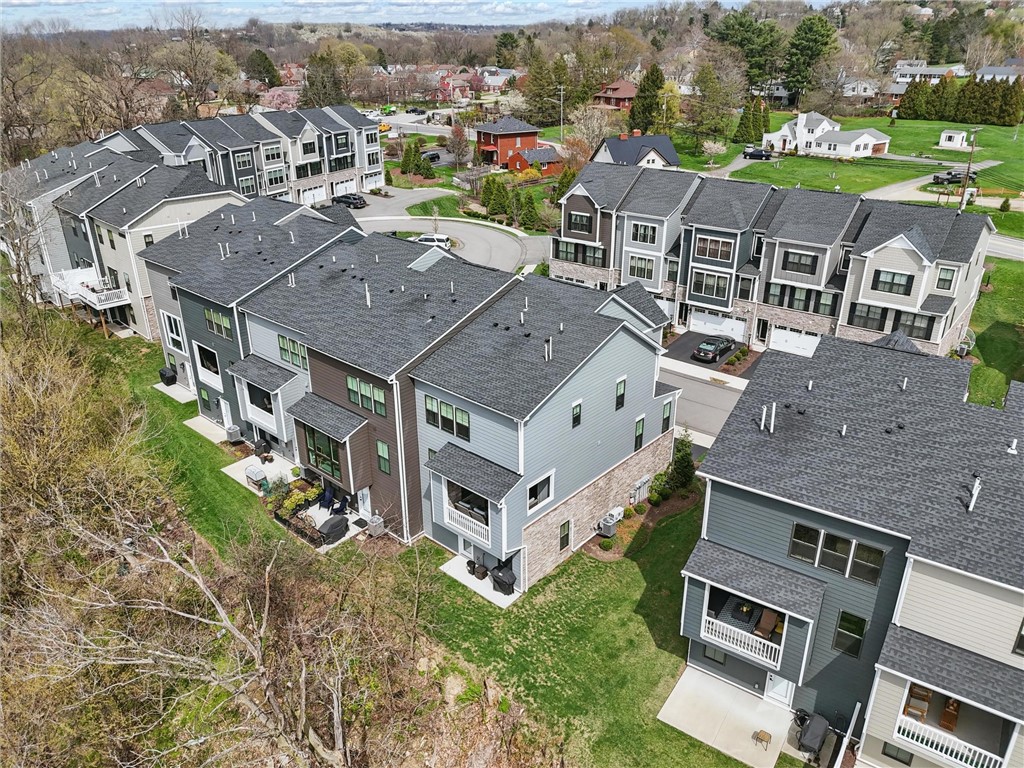 Upper St. Clair, Pennsylvania 15241, United States, 3 Bedrooms Bedrooms, ,3 BathroomsBathrooms,Residential,Pending,107542