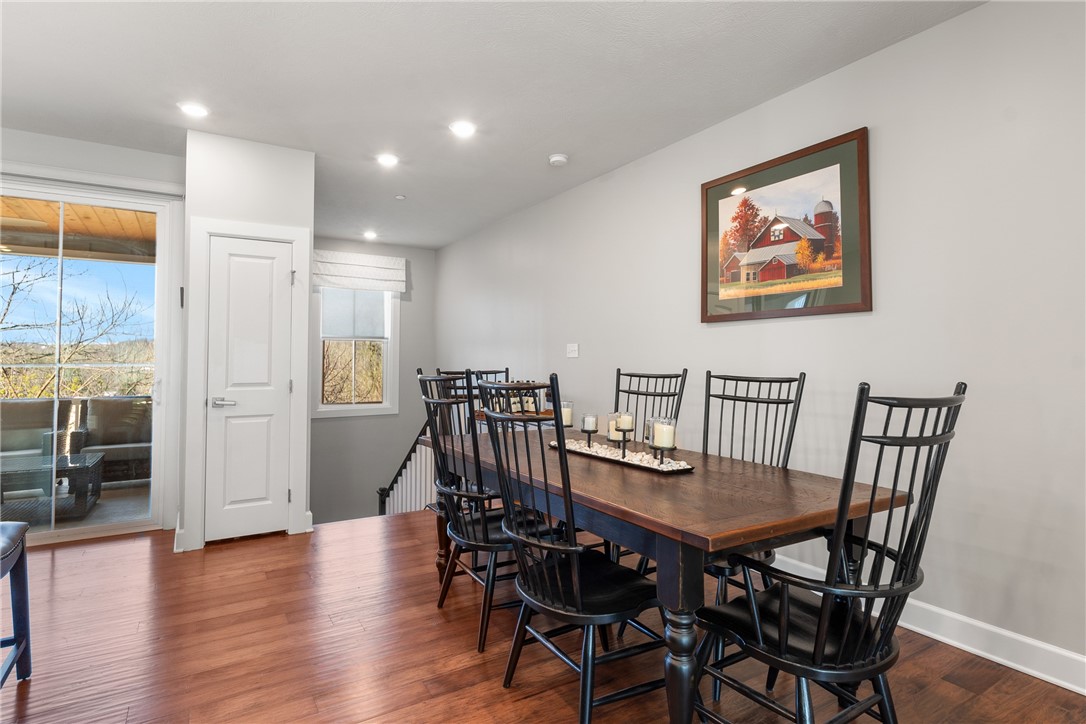 Upper St. Clair, Pennsylvania 15241, United States, 3 Bedrooms Bedrooms, ,3 BathroomsBathrooms,Residential,Pending,107542