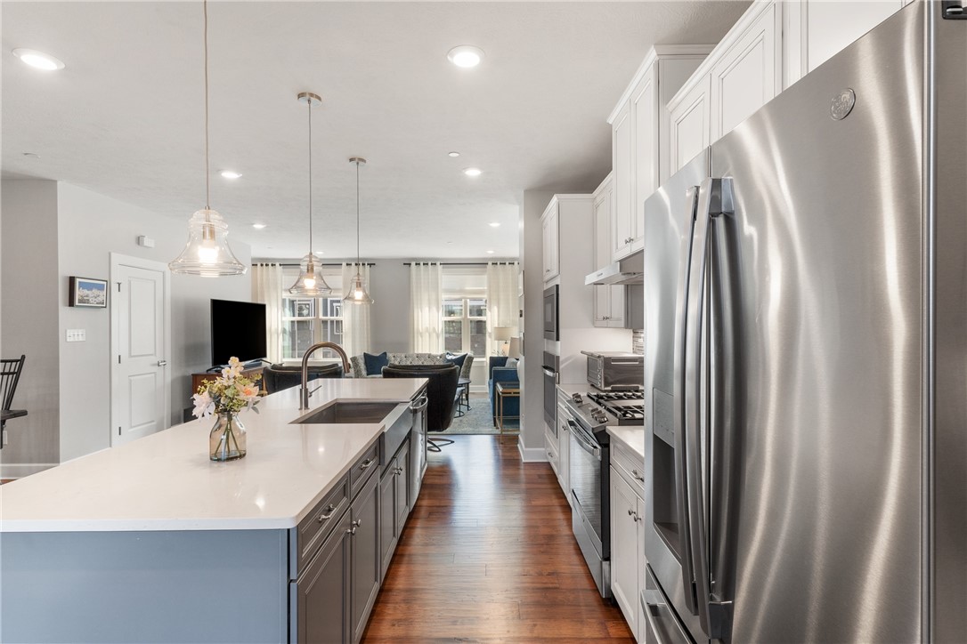 Upper St. Clair, Pennsylvania 15241, United States, 3 Bedrooms Bedrooms, ,3 BathroomsBathrooms,Residential,Pending,107542