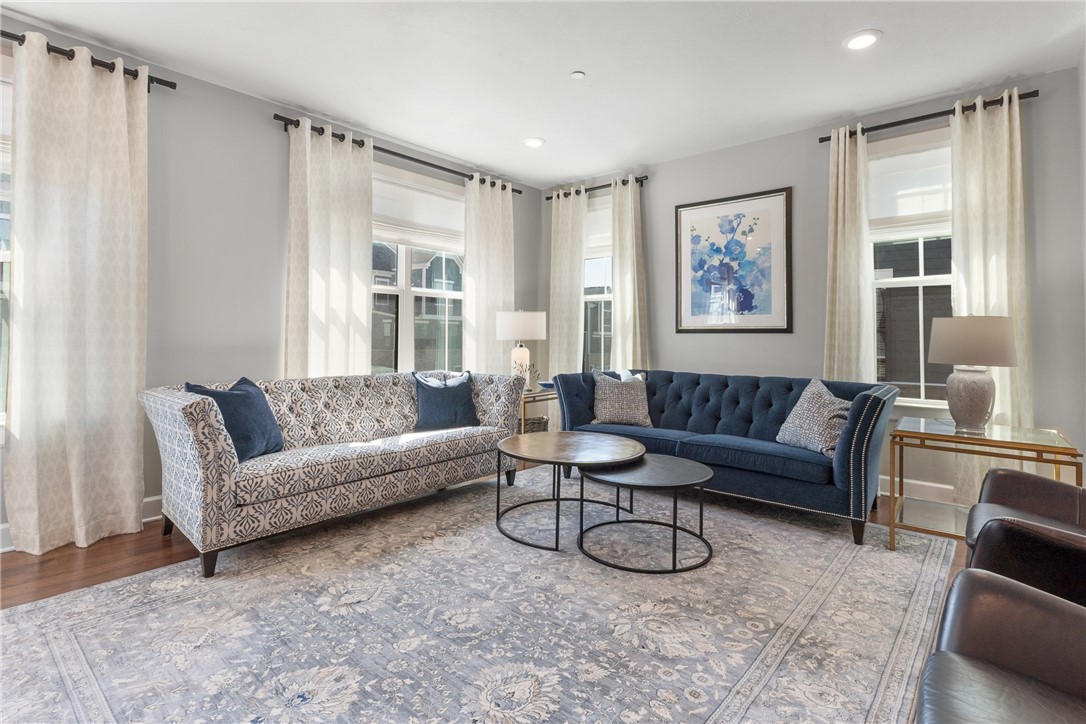 Upper St. Clair, Pennsylvania 15241, United States, 3 Bedrooms Bedrooms, ,3 BathroomsBathrooms,Residential,Pending,107542