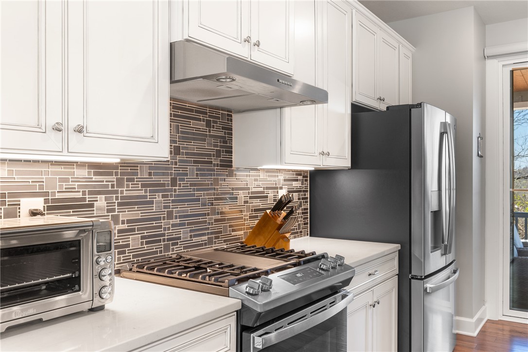 Upper St. Clair, Pennsylvania 15241, United States, 3 Bedrooms Bedrooms, ,3 BathroomsBathrooms,Residential,Pending,107542