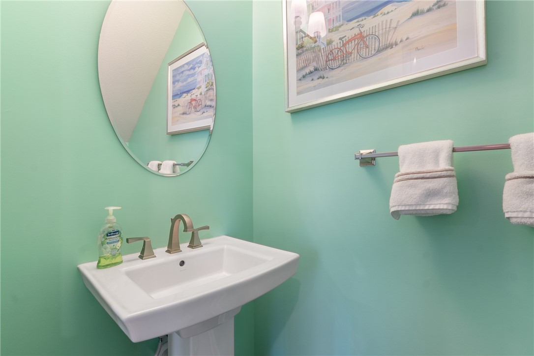 Upper St. Clair, Pennsylvania 15241, United States, 3 Bedrooms Bedrooms, ,3 BathroomsBathrooms,Residential,Pending,107542