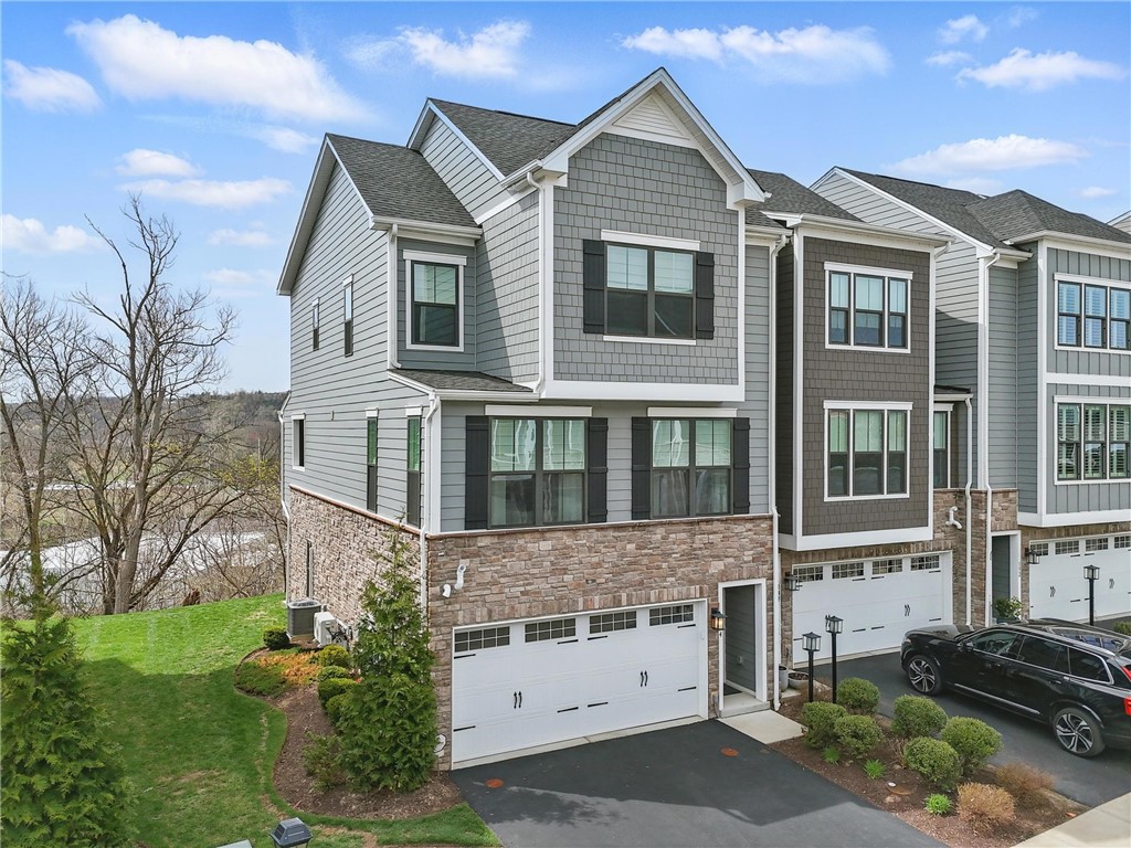 Upper St. Clair, Pennsylvania 15241, United States, 3 Bedrooms Bedrooms, ,3 BathroomsBathrooms,Residential,Pending,107542