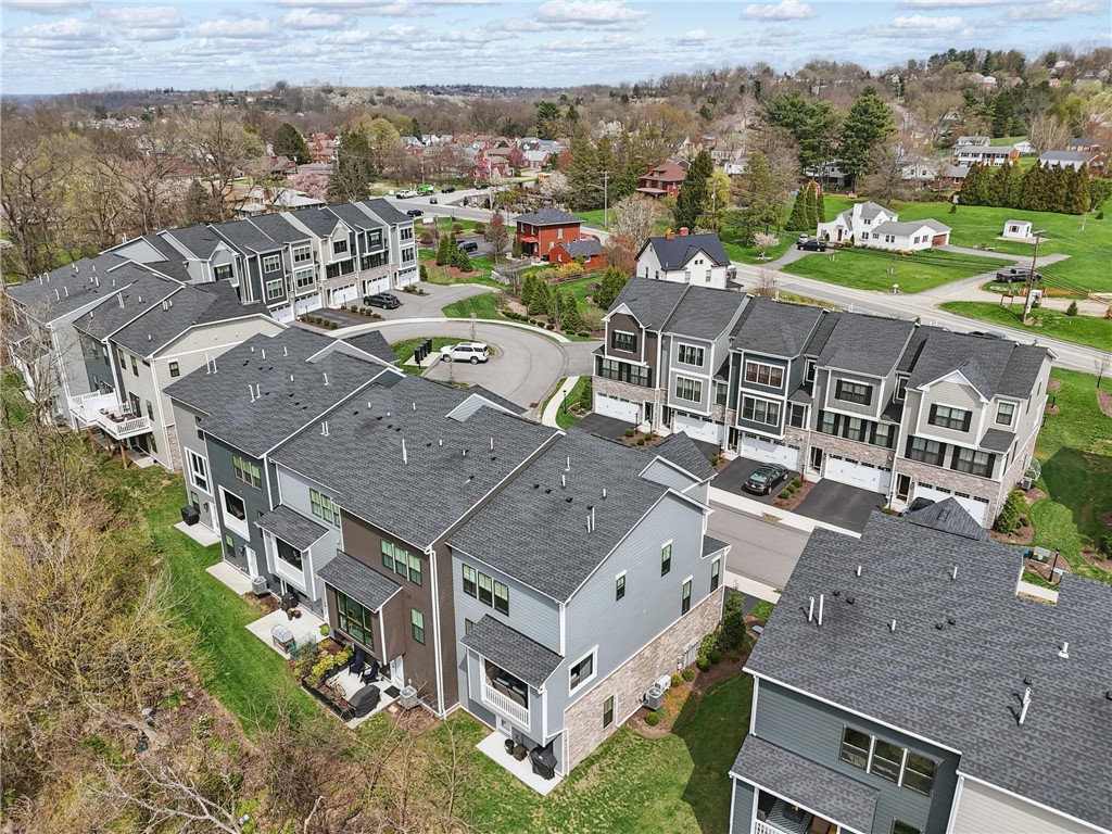 Upper St. Clair, Pennsylvania 15241, United States, 3 Bedrooms Bedrooms, ,3 BathroomsBathrooms,Residential,Pending,107542