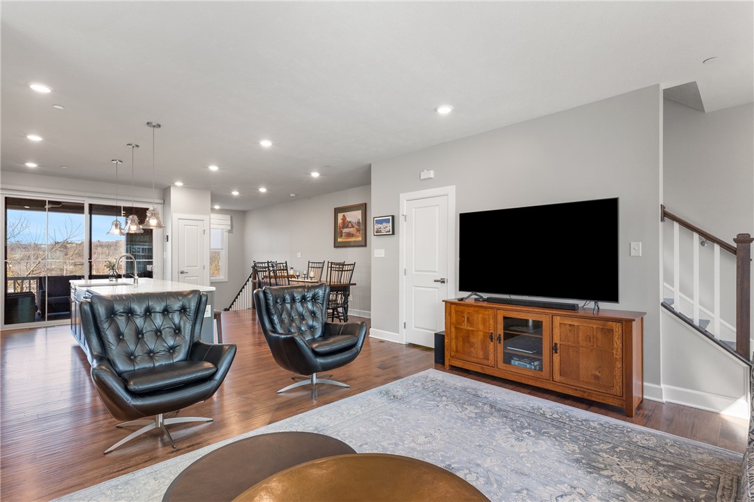 Upper St. Clair, Pennsylvania 15241, United States, 3 Bedrooms Bedrooms, ,3 BathroomsBathrooms,Residential,Pending,107542