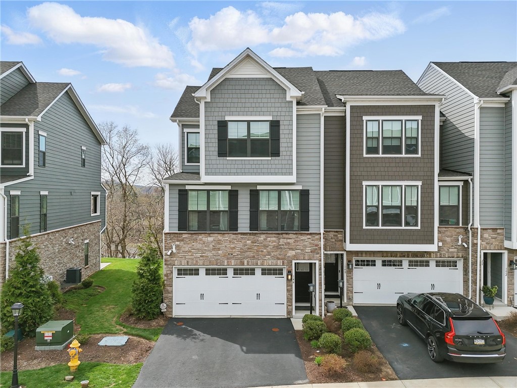 Upper St. Clair, Pennsylvania 15241, United States, 3 Bedrooms Bedrooms, ,3 BathroomsBathrooms,Residential,Pending,107542