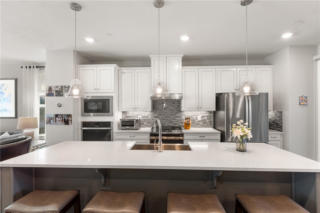 Upper St. Clair, Pennsylvania 15241, United States, 3 Bedrooms Bedrooms, ,3 BathroomsBathrooms,Residential,Pending,107542