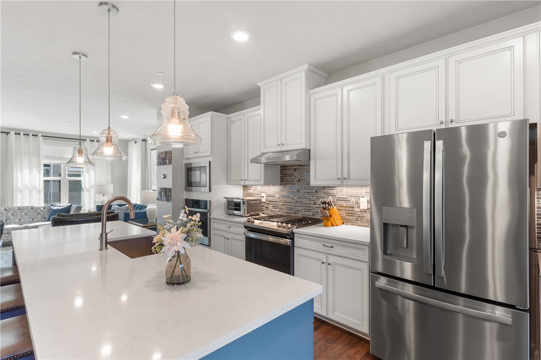 Upper St. Clair, Pennsylvania 15241, United States, 3 Bedrooms Bedrooms, ,3 BathroomsBathrooms,Residential,Pending,107542