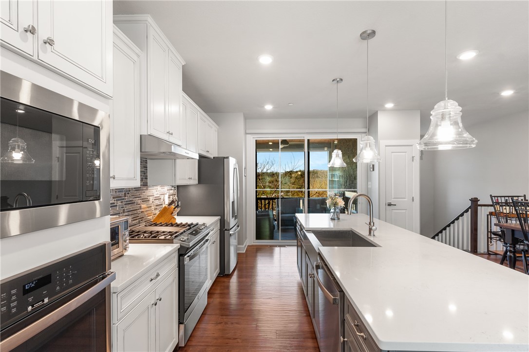 Upper St. Clair, Pennsylvania 15241, United States, 3 Bedrooms Bedrooms, ,3 BathroomsBathrooms,Residential,Pending,107542