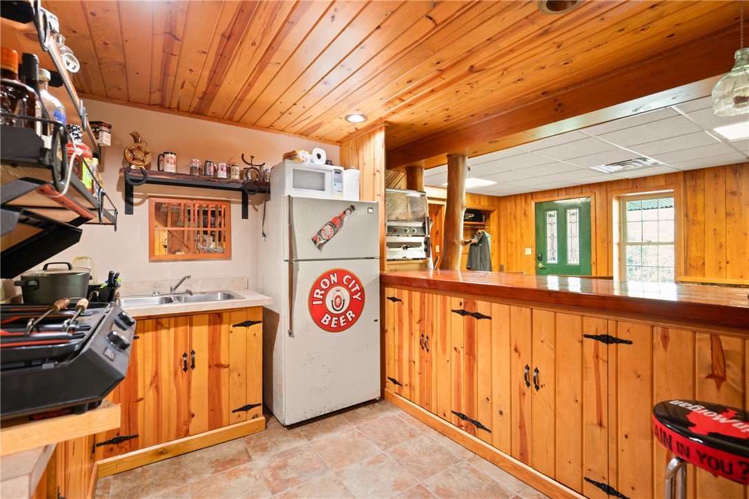 Allegheny Twp, Pennsylvania 15538, United States, 6 Bedrooms Bedrooms, ,3 BathroomsBathrooms,Residential,Active,180562