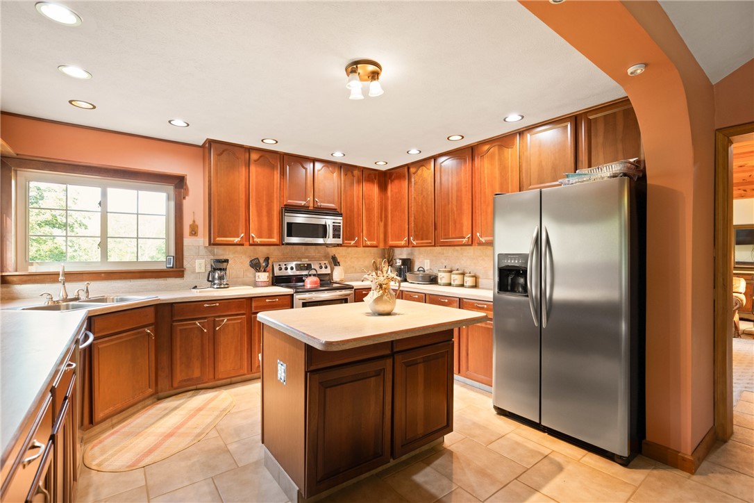 Allegheny Twp, Pennsylvania 15538, United States, 6 Bedrooms Bedrooms, ,3 BathroomsBathrooms,Residential,Active,180562