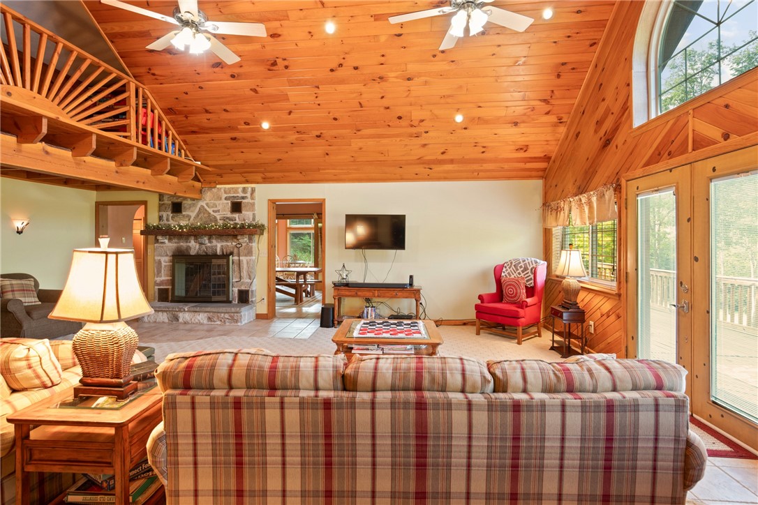 Allegheny Twp, Pennsylvania 15538, United States, 6 Bedrooms Bedrooms, ,3 BathroomsBathrooms,Residential,Active,180562