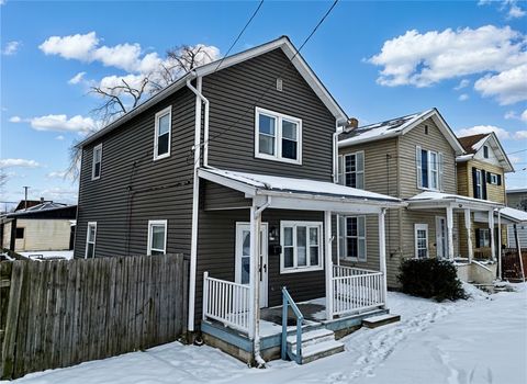 Photo of 1556 2nd St, New Brighton, PA 15066 (MLS # 1735813)