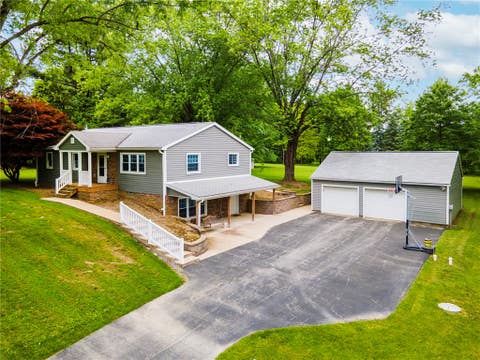 Photo for 321 Green Acres Lane
