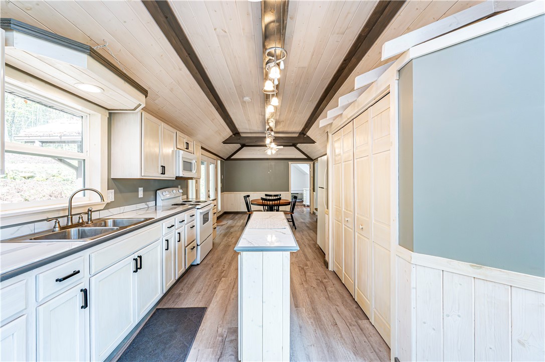 Middlecreek Twp, Pennsylvania 15622, United States, 2 Bedrooms Bedrooms, ,1 BathroomBathrooms,Residential,Active,222343