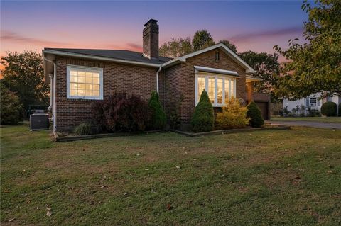Photo of 208 Country Club Hts Hts, Butler, PA 16002 (MLS # 1726157)