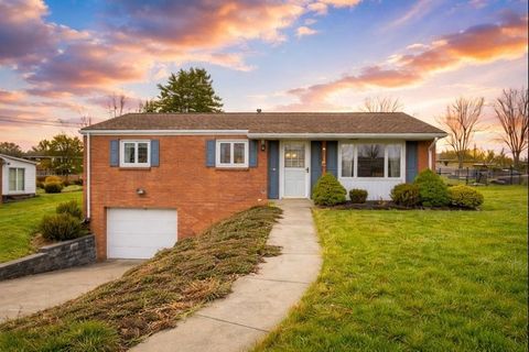 Photo of 236 Locust Ave, Houston, PA 15342 (MLS # 1736886)