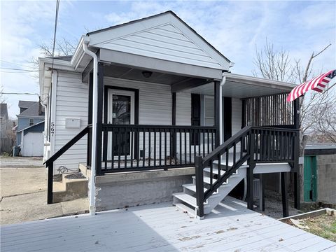 Photo of 567 Duncan Ave, Washington, PA 15301 (MLS # 1744715)