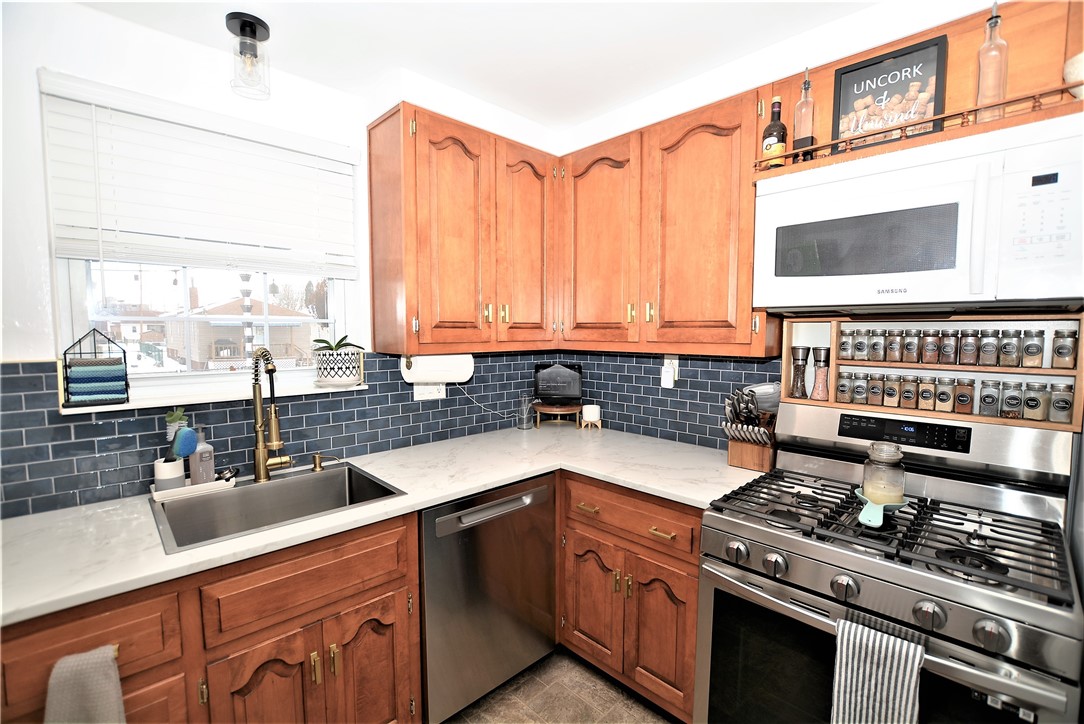 Natrona Hts/Harrison Twp., Pennsylvania 15065, United States, 3 Bedrooms Bedrooms, ,1 BathroomBathrooms,Residential,Contingent,2559