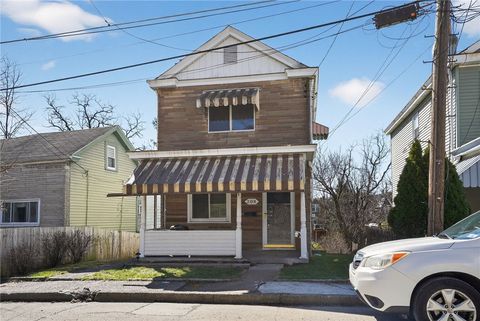 Photo of 208 E Woodford Ave, Pittsburgh, PA 15210 (MLS # 1743286)