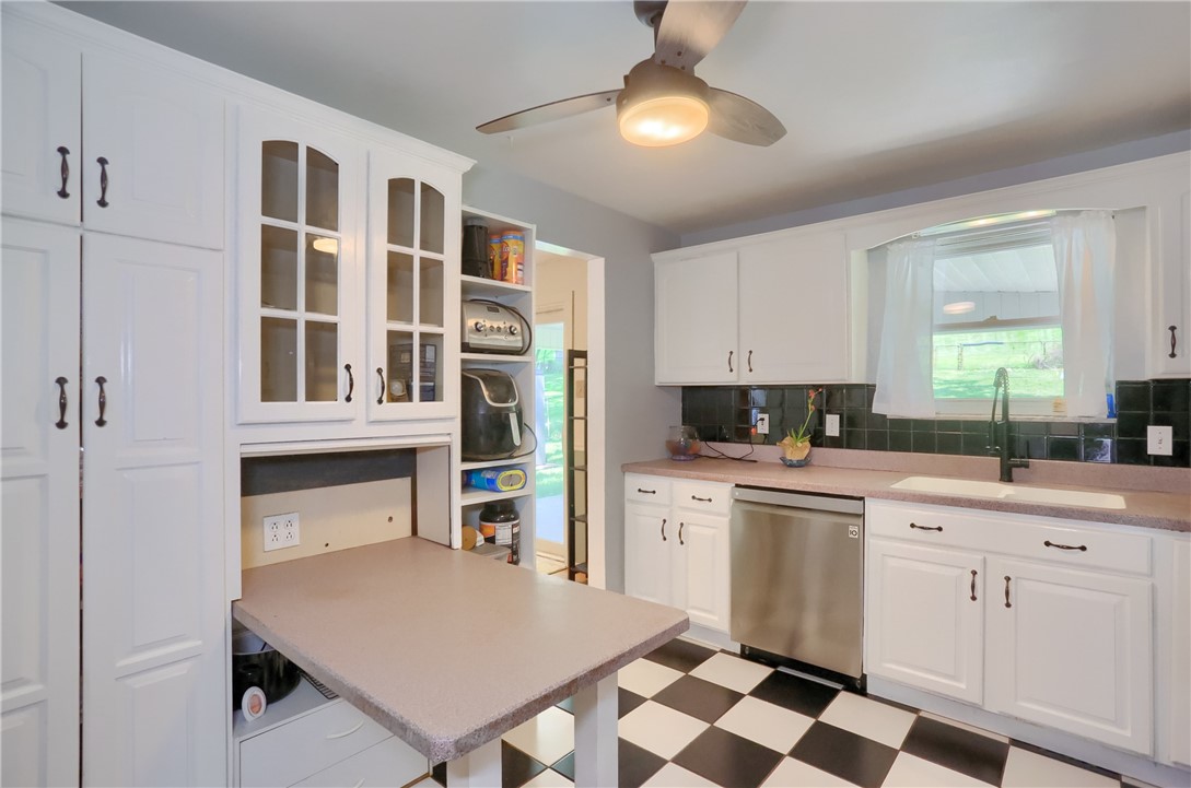 McCandless, Pennsylvania 15237, United States, 3 Bedrooms Bedrooms, ,3 BathroomsBathrooms,Residential,Active,177443