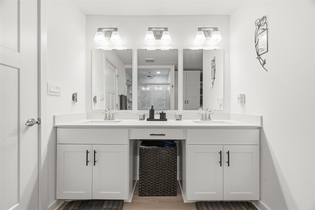 Franklin Park, Pennsylvania 15143, United States, 5 Bedrooms Bedrooms, ,4 BathroomsBathrooms,Residential,Active,256386