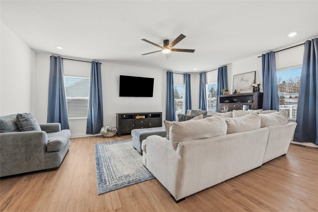 Franklin Park, Pennsylvania 15143, United States, 5 Bedrooms Bedrooms, ,4 BathroomsBathrooms,Residential,Active,256386