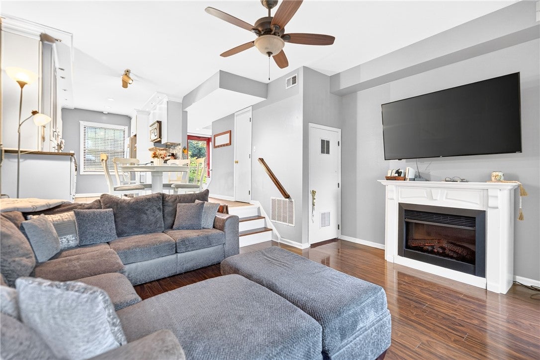 1112 Pennsbury Blvd