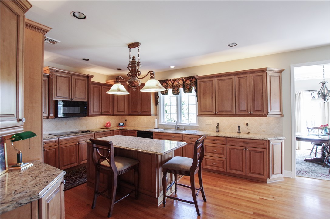 Peters Twp, Pennsylvania 15367, United States, 4 Bedrooms Bedrooms, ,5 BathroomsBathrooms,Residential,Active,106516