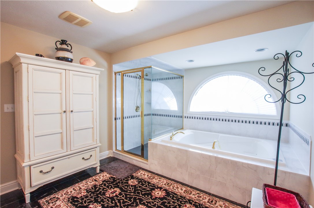 Peters Twp, Pennsylvania 15367, United States, 4 Bedrooms Bedrooms, ,5 BathroomsBathrooms,Residential,Active,106516