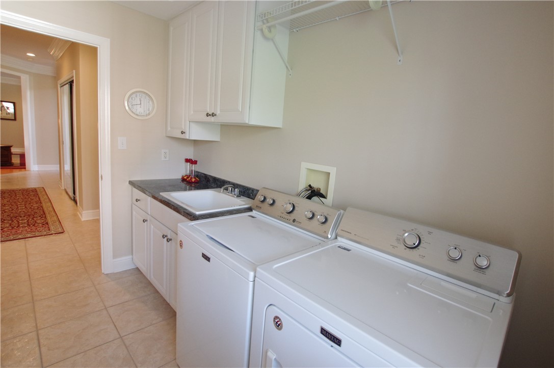 Peters Twp, Pennsylvania 15367, United States, 4 Bedrooms Bedrooms, ,5 BathroomsBathrooms,Residential,Active,106516