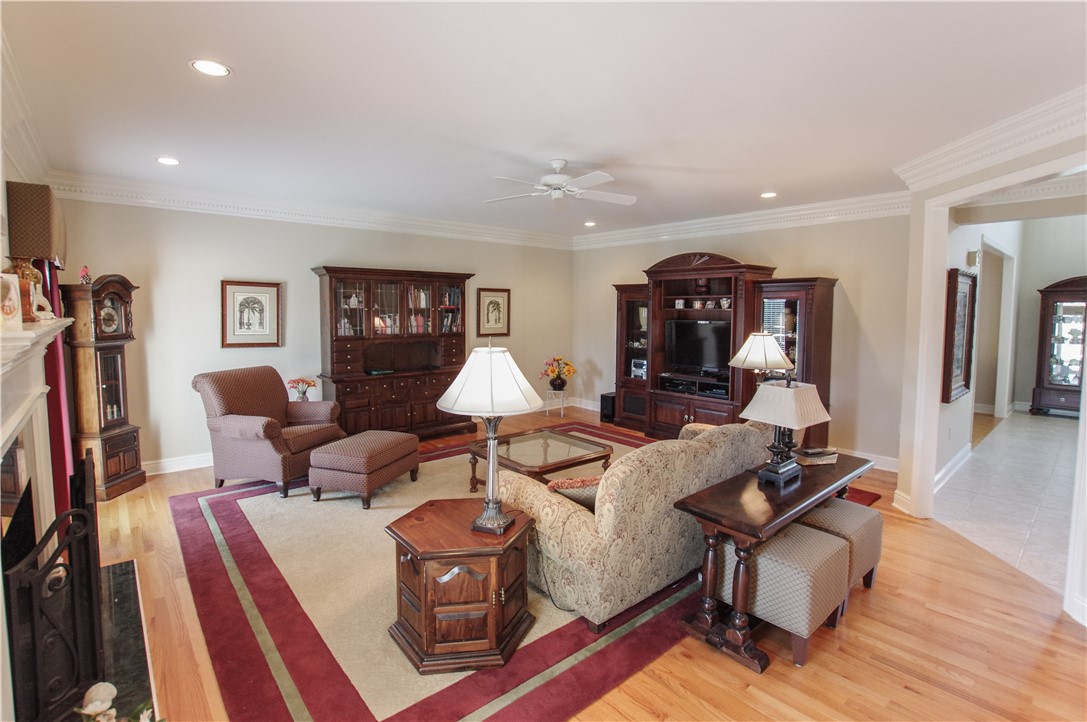 Peters Twp, Pennsylvania 15367, United States, 4 Bedrooms Bedrooms, ,5 BathroomsBathrooms,Residential,Active,106516