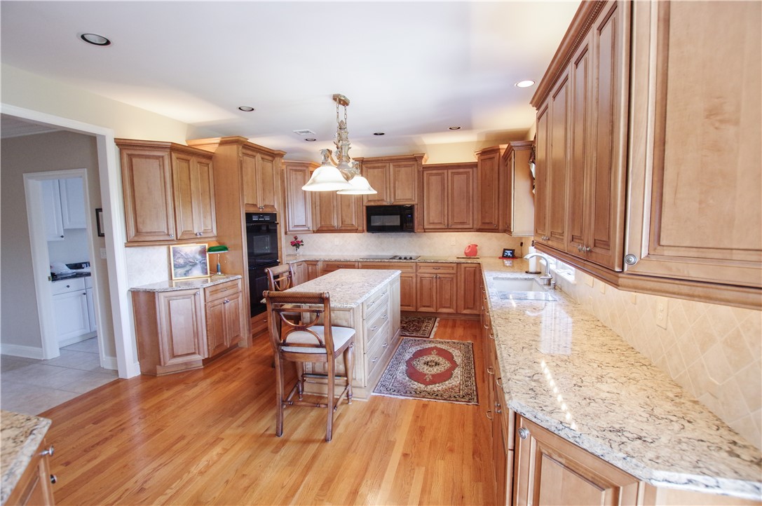 Peters Twp, Pennsylvania 15367, United States, 4 Bedrooms Bedrooms, ,5 BathroomsBathrooms,Residential,Active,106516