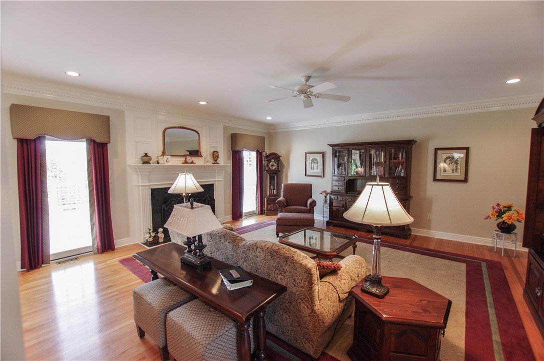 Peters Twp, Pennsylvania 15367, United States, 4 Bedrooms Bedrooms, ,5 BathroomsBathrooms,Residential,Active,106516