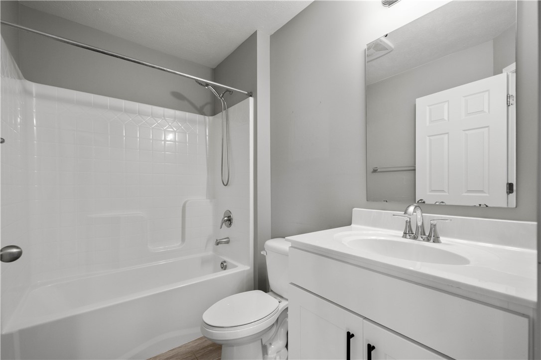 215 Lockheed Dr Dr, Coraopolis, Pennsylvania image 24