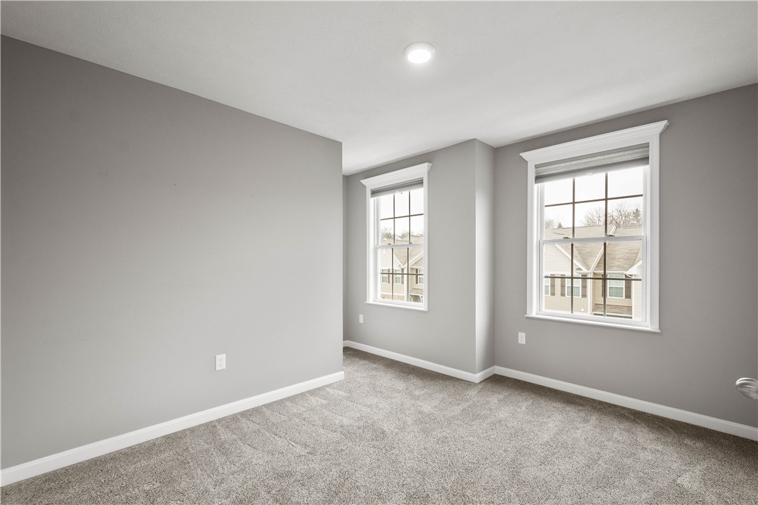 215 Lockheed Dr Dr, Coraopolis, Pennsylvania image 25