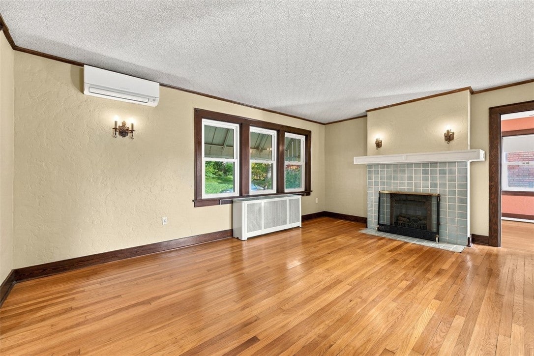281 Arden Rd