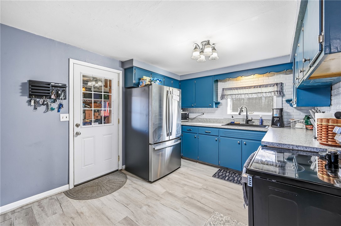 West Salem Twp, Pennsylvania 16125, United States, 3 Bedrooms Bedrooms, ,1 BathroomBathrooms,Residential,Active,249031