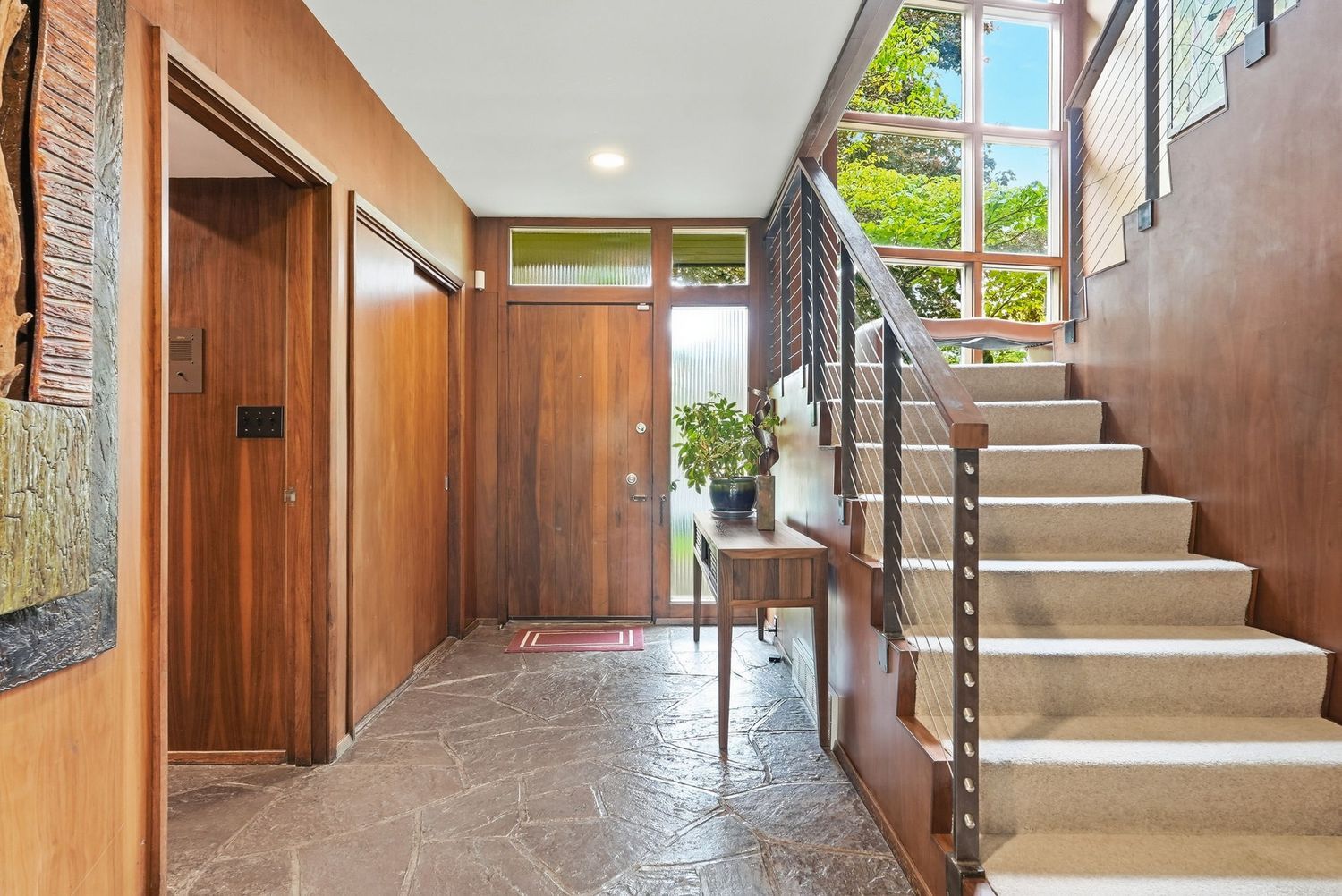 1093 Lyndhurst Drive