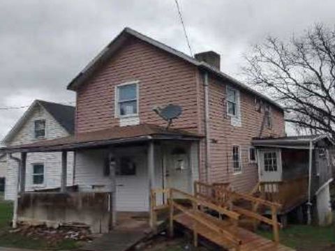 Photo of 19 Gibson Ave, Washington, PA 15301 (MLS # 1746342)