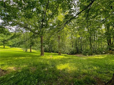 105 Mcclellan Dr Summit Twp PA 16001