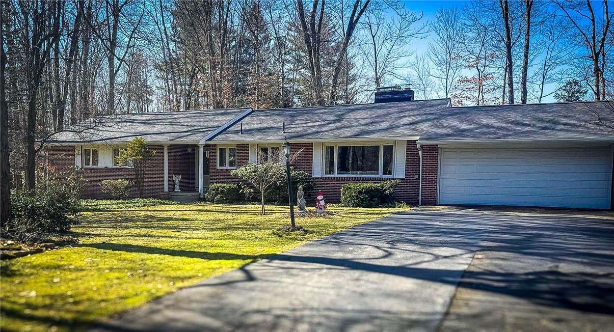 720 Dogwood Ln Ln, Hermitage, Pennsylvania image 1